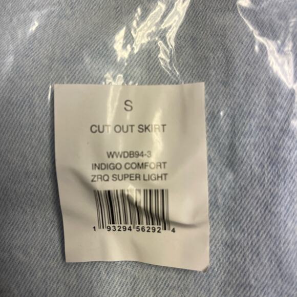 WeWoreWhat Indigo Comfort Cut Out Denim Mini Skirt Size Small NWT - Picture 11 of 11